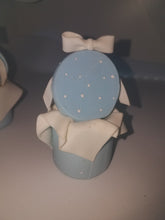 12 cold porcelain baby in a box favor
